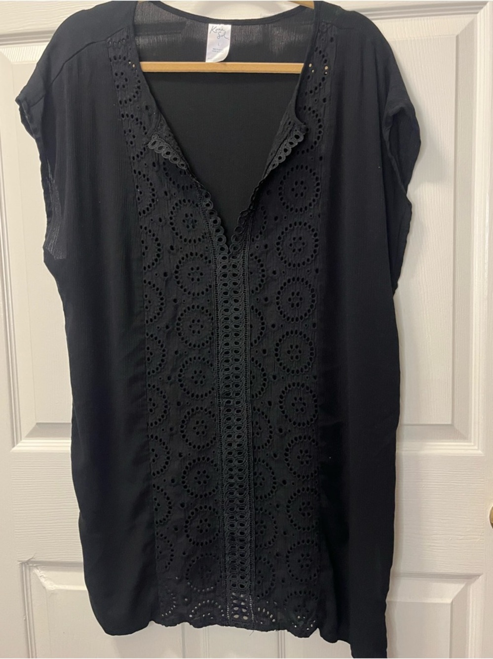 Kona Sol Black Eyelet V-Neck‎ Women's Bathing Cover Up. Size L. Beach